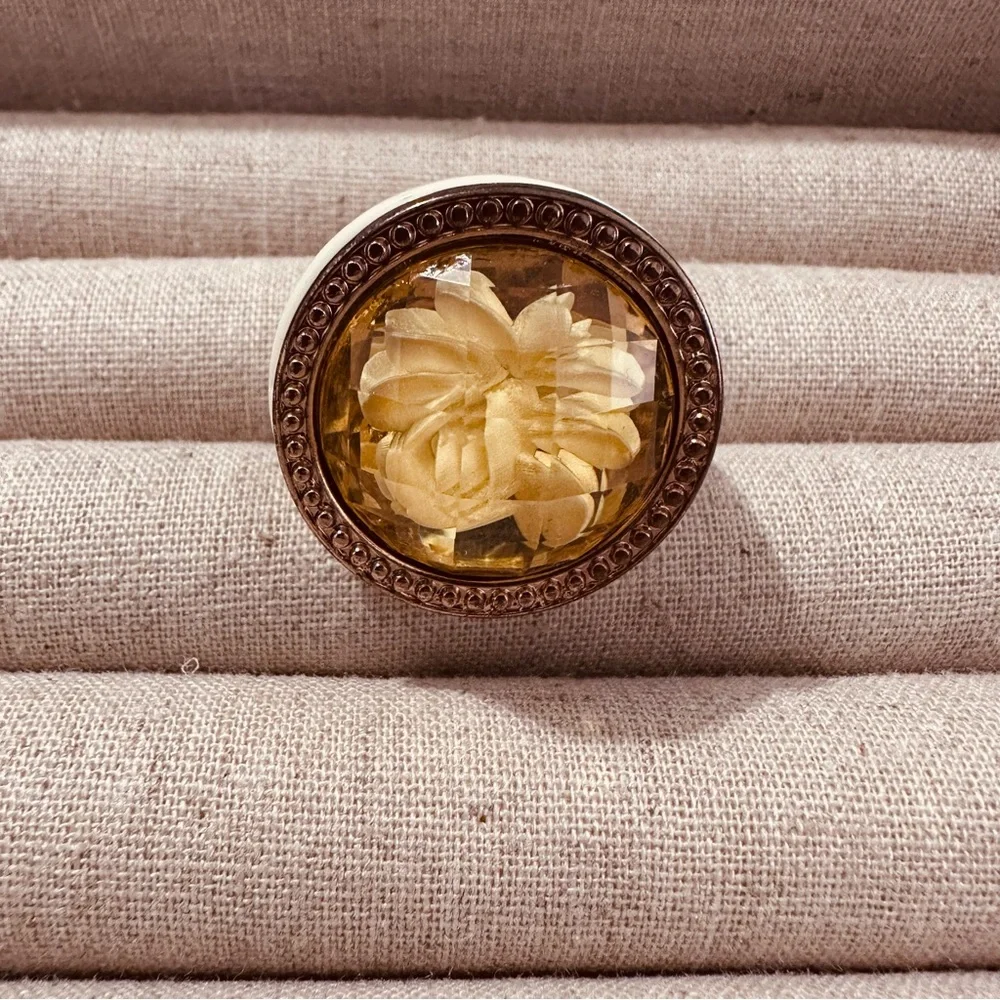 Bp | Ring | Floral Ring in Ivory